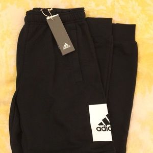 Slim Tapered Adidas sweatpants